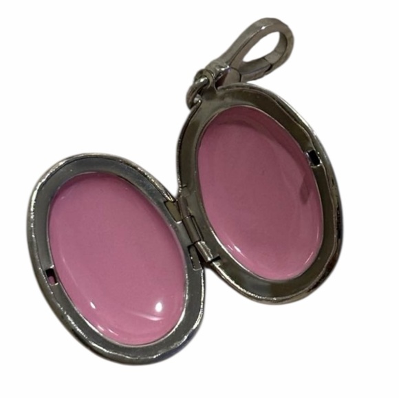 Juicy Couture Bracelet and 6 Charms Collector’s Set (EUC) - Picture 6 of 16